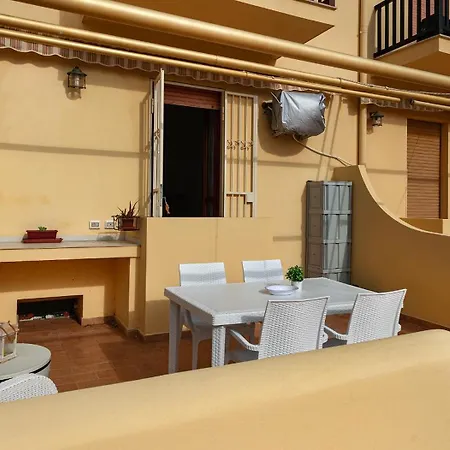 Nulaura Apartment *